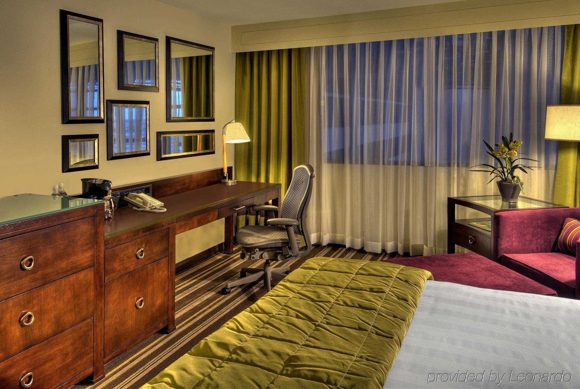 Hyatt Regency Houston Intercontinental Airport Hotel Room photo